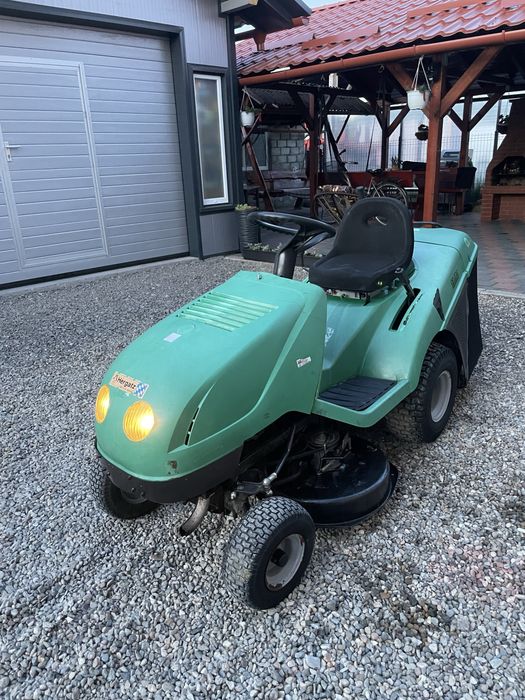 Tarcturas Tuns Gazon Hydrostatic 13HP John Deere Sabre 1336HR