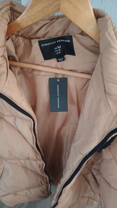 Vând geaca de iarna noua cu eticheta brand Dorothy Perkins