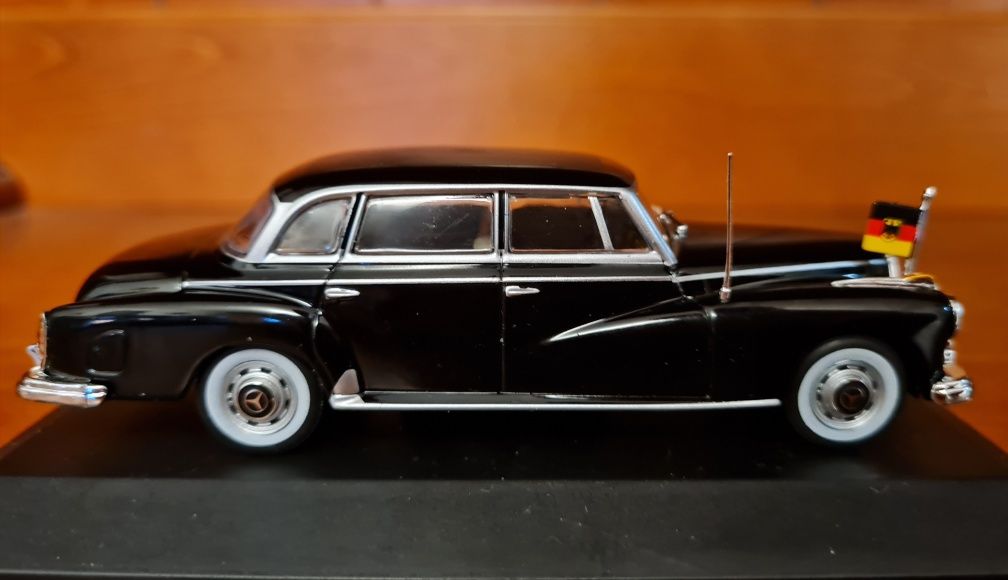 Mercedes 300D (W189) 1957, Adenauer, scara 1:43, negru, prod. PCT-IXO