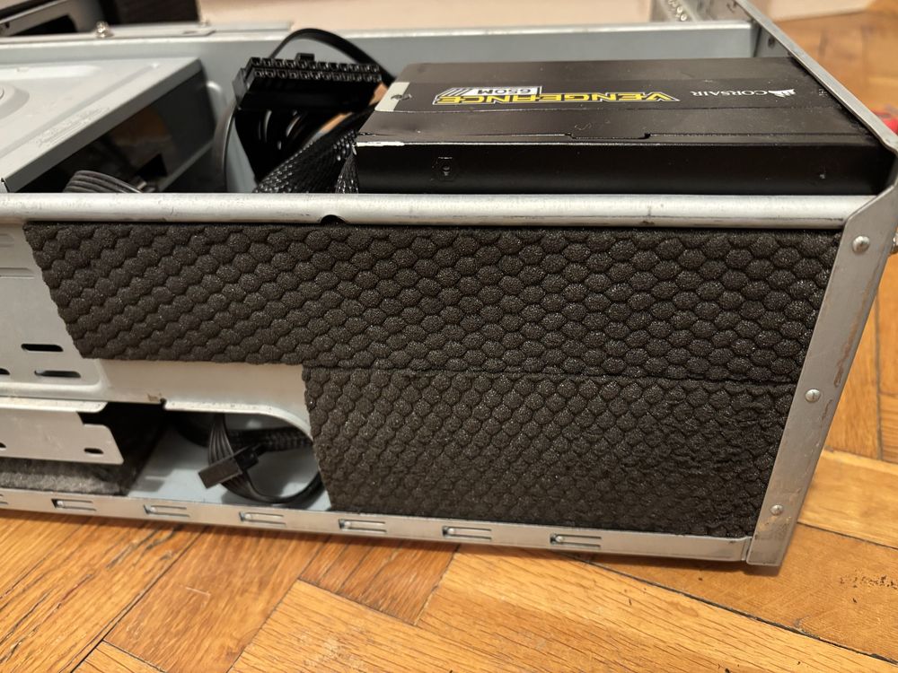 Silent кутия за компютър Silverstone LC13,; hifi/HtPC  кутия за PC