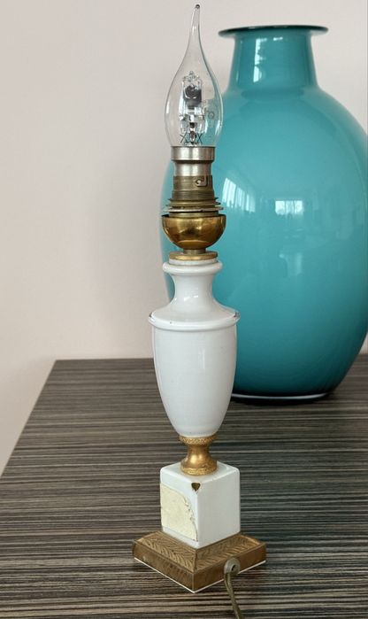 Lampa veioza art deco superba cu bec bayoneta antica vintage