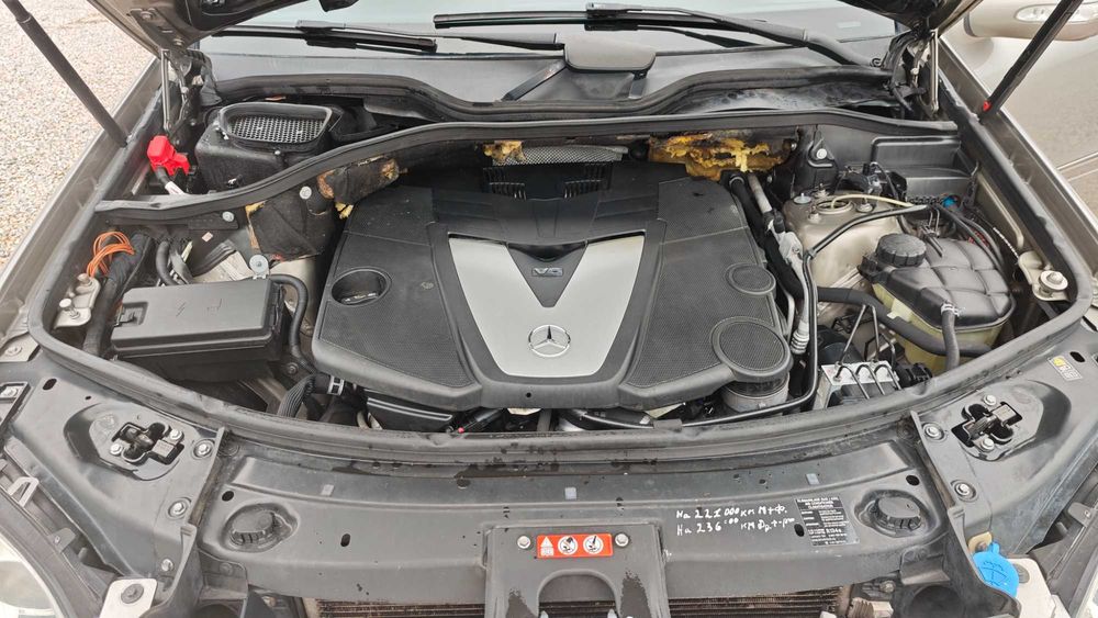 ВСИЧКО ПЛАТЕНО/Напълно Обслужен/Нови Дискове и Накладки Mercedes ML320