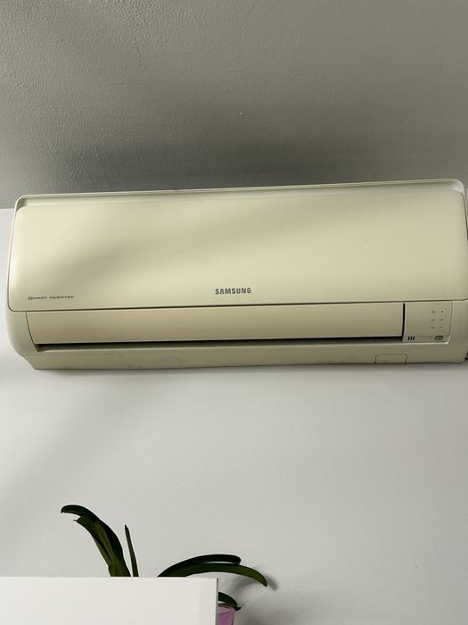 Продавам 2 работещи Климатика, може и за части