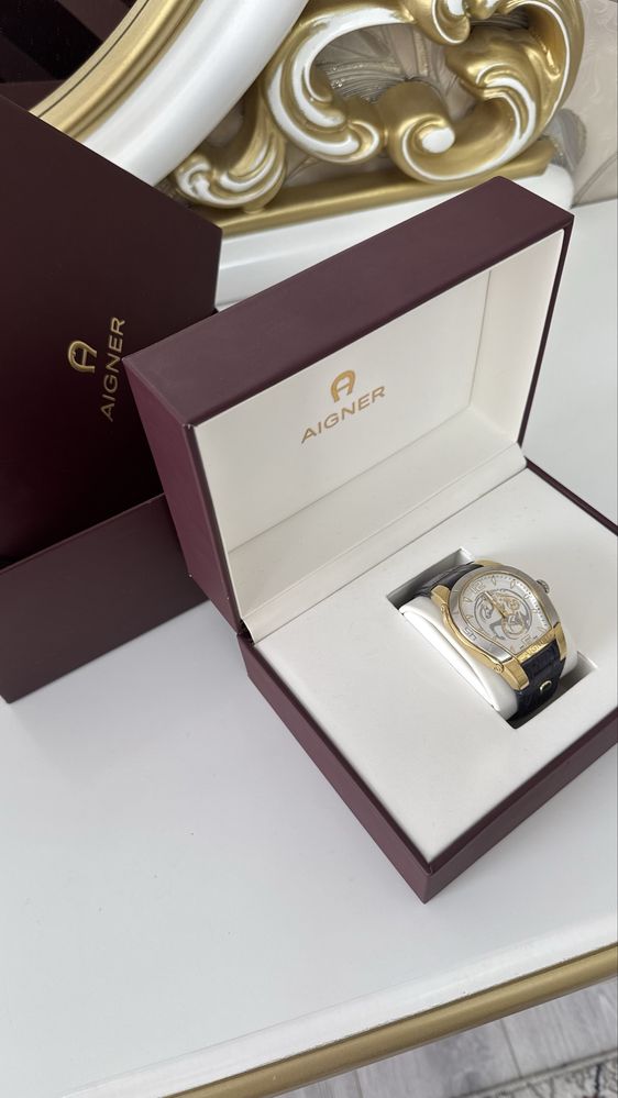 Aigner Часы Модель A58100 Оригинал