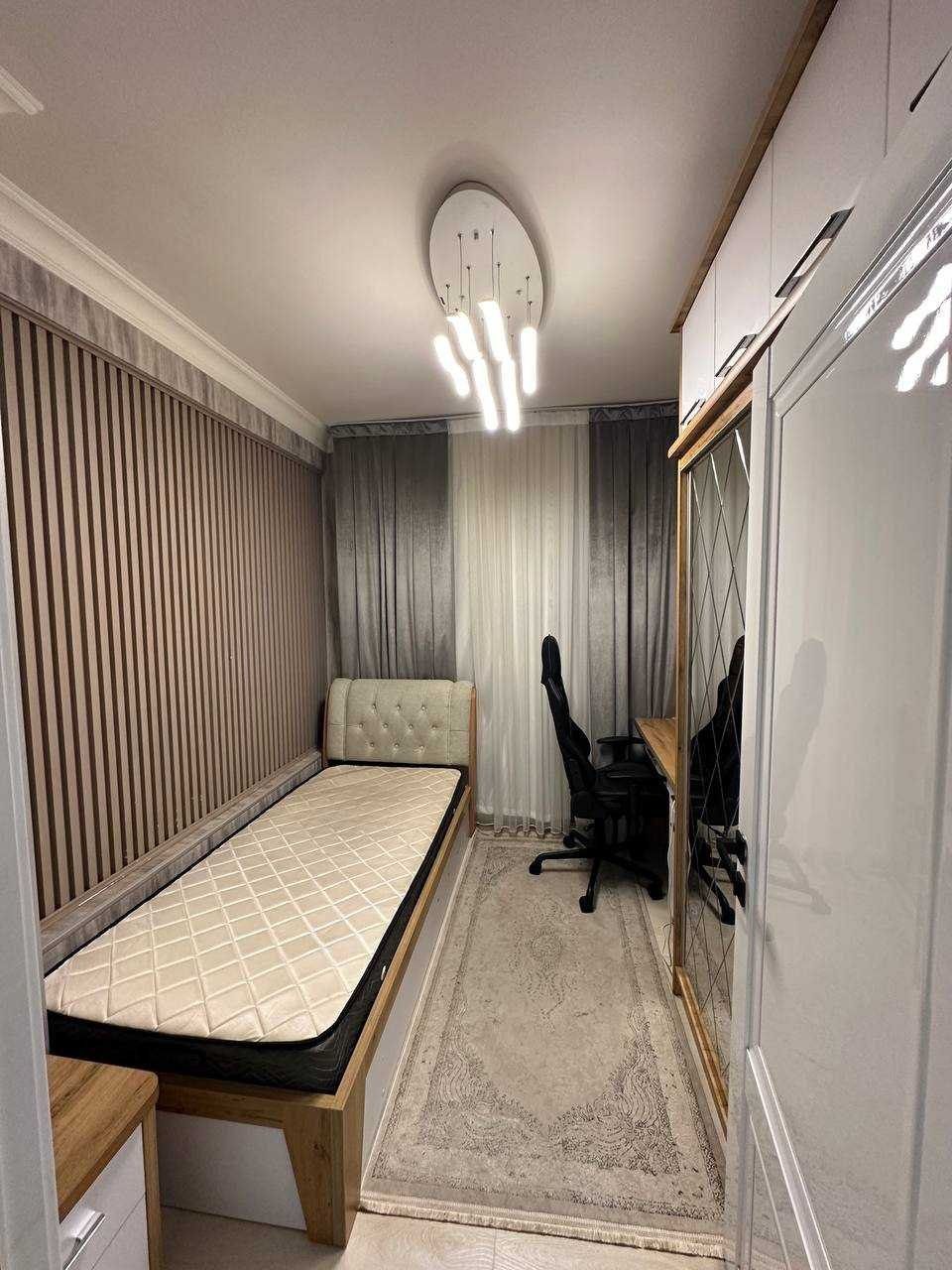 Юнусабад 8 квартал Биллур 2*3/2/12 (71²) продаётся квартира
