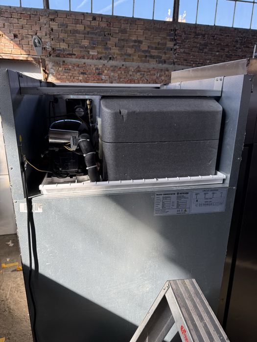 Професионален хладилник фризер