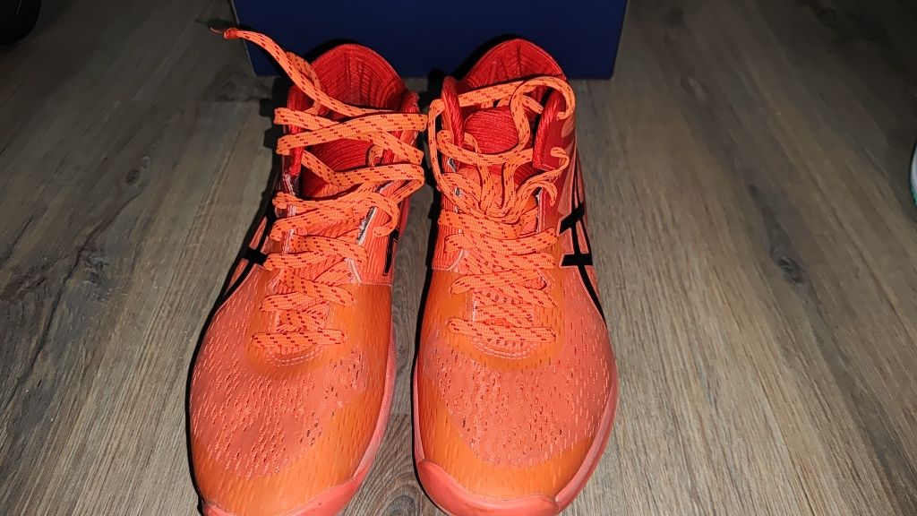 Обувки mizuno wave exceed tour 5 и Asics sky elite ff tokyo