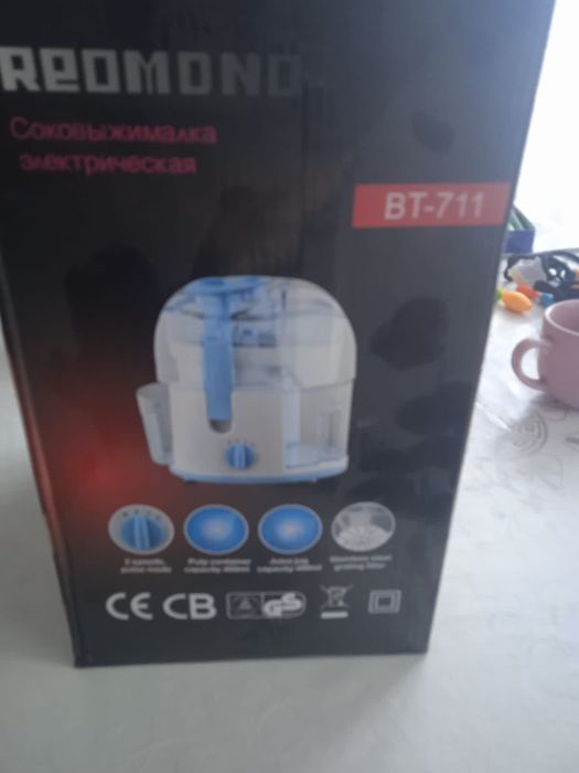 Продам  соковыжималку, и банки