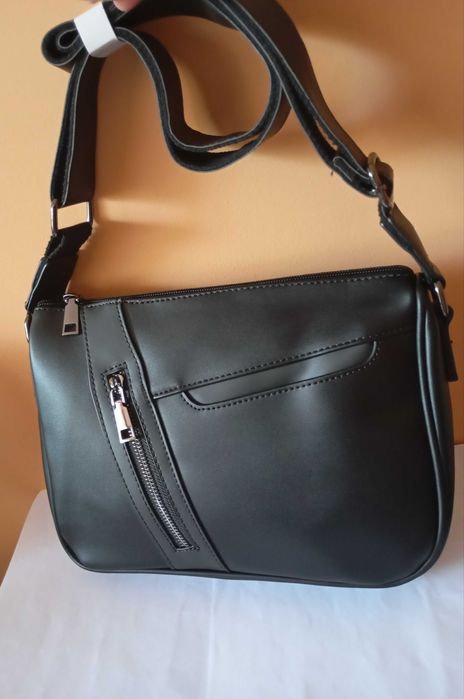 Чанта за мъже. През рамо. Стилен модел. Нов.