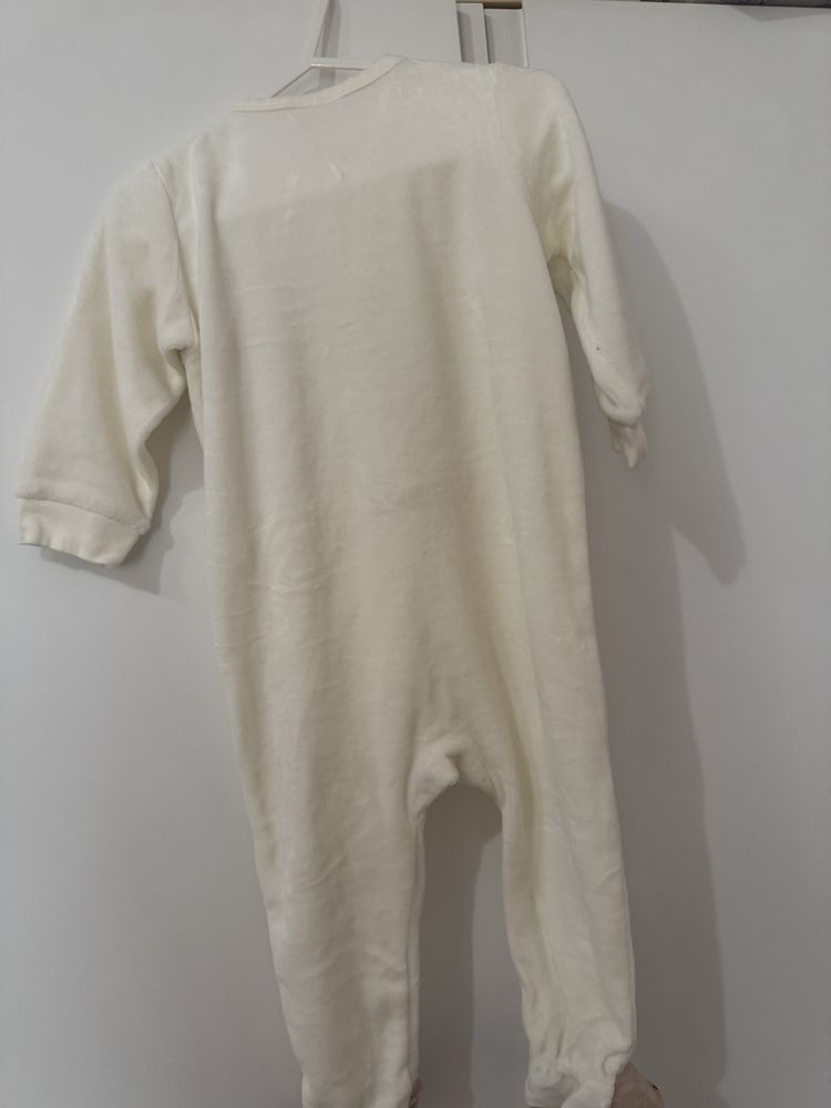 Ромпери / пижами от плюш на H&M