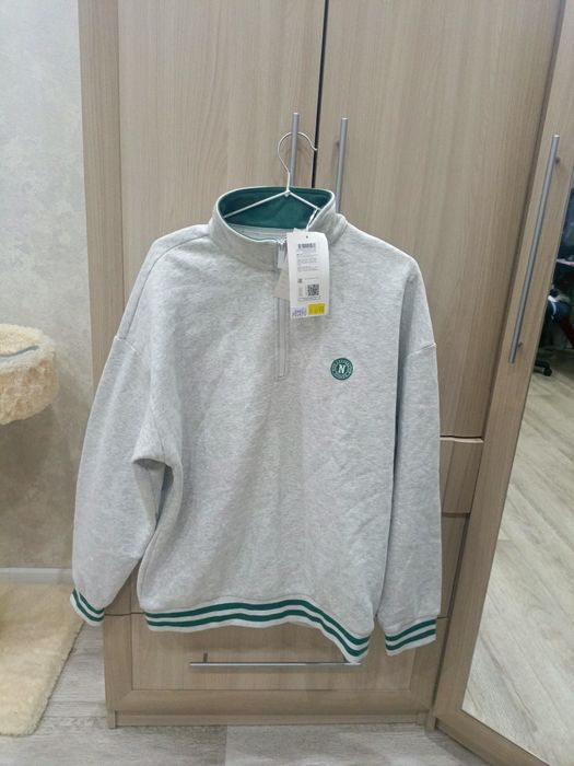 Продам новую кофту Gloria Jeans