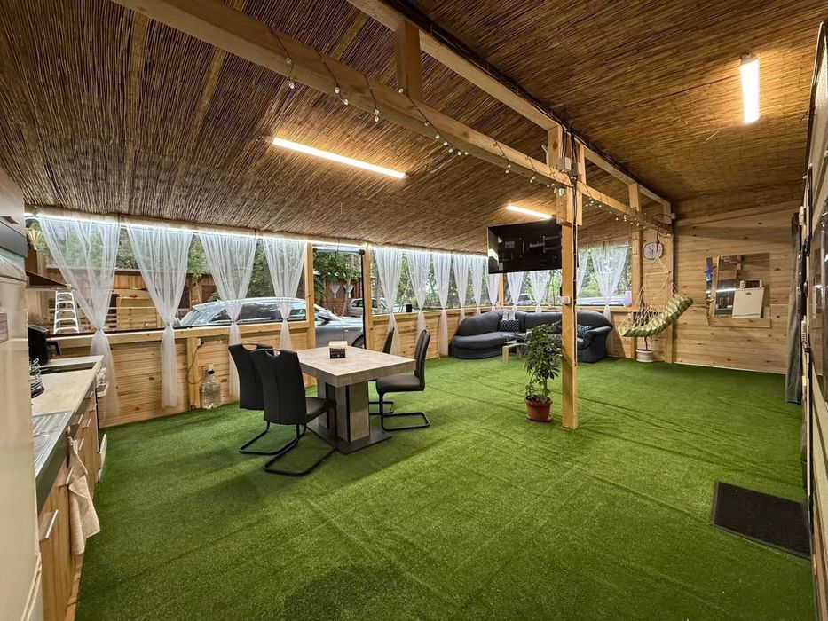 Еко Кънпинг Градина Каравана Лазов