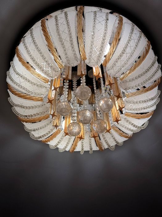 Продаётся люстра