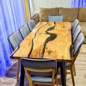 Столы из цельного массива дерева