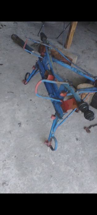 Vând teleagă de căruța  cu  roți pe 14 cu tot  cu butuci