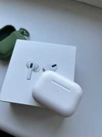 Кейс от AirPods Pro, правый наушник