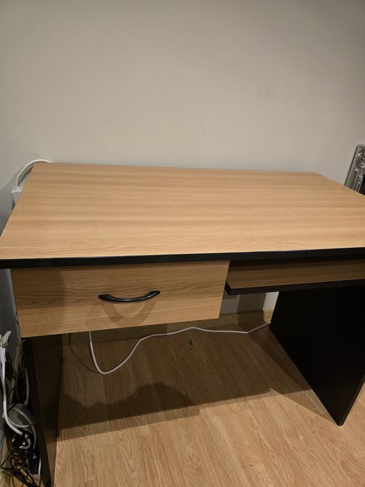 Birou cu sertar si suport tastatura