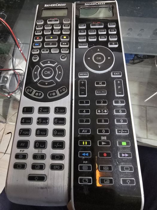 Vând telecomanda universal SilverCrest