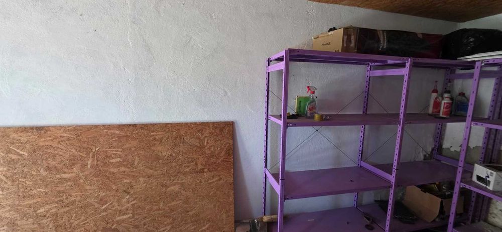 Vand garaj cu beci