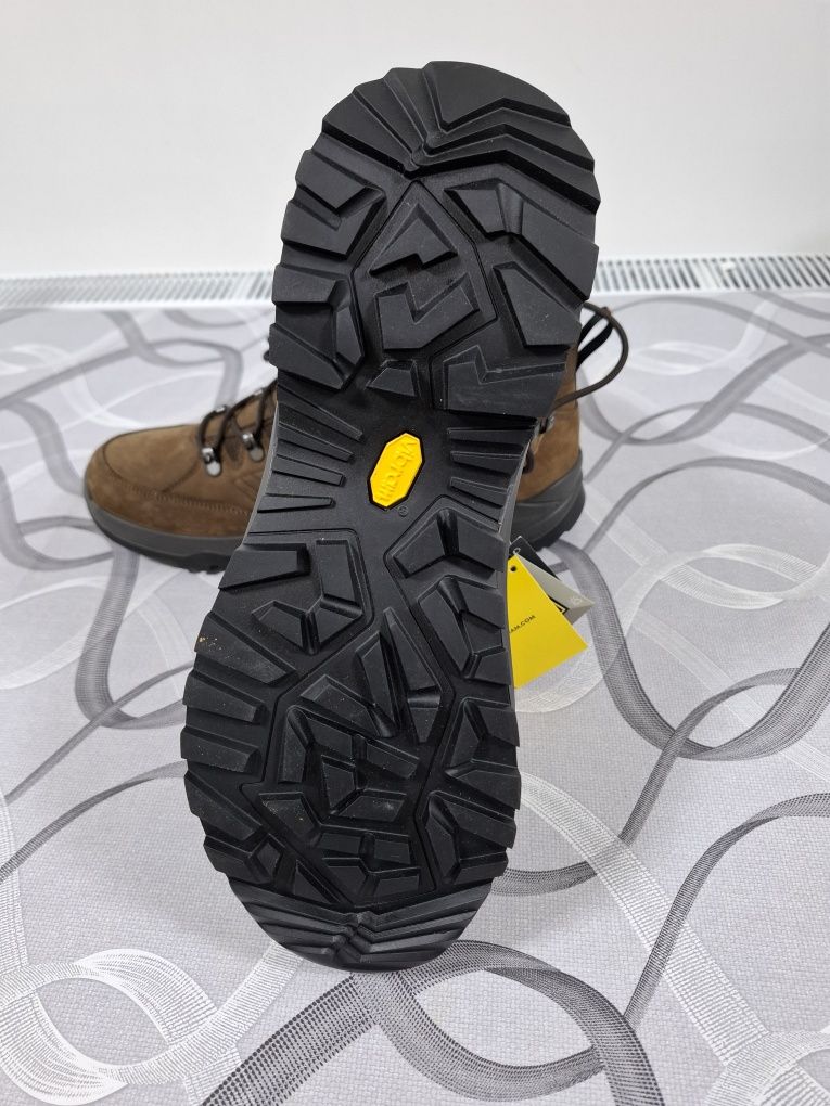 Bocanci impermeabili Trekking Vibram Gtx Tecnica Starcross nr 45 și 46