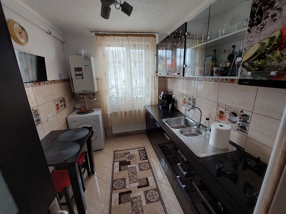 Vand apartament 2camere,mobilat si utilat in Moinesti