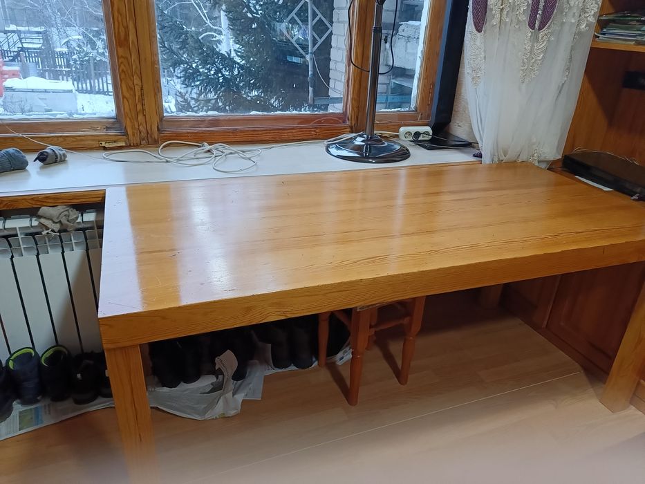 Продам деревянный стол