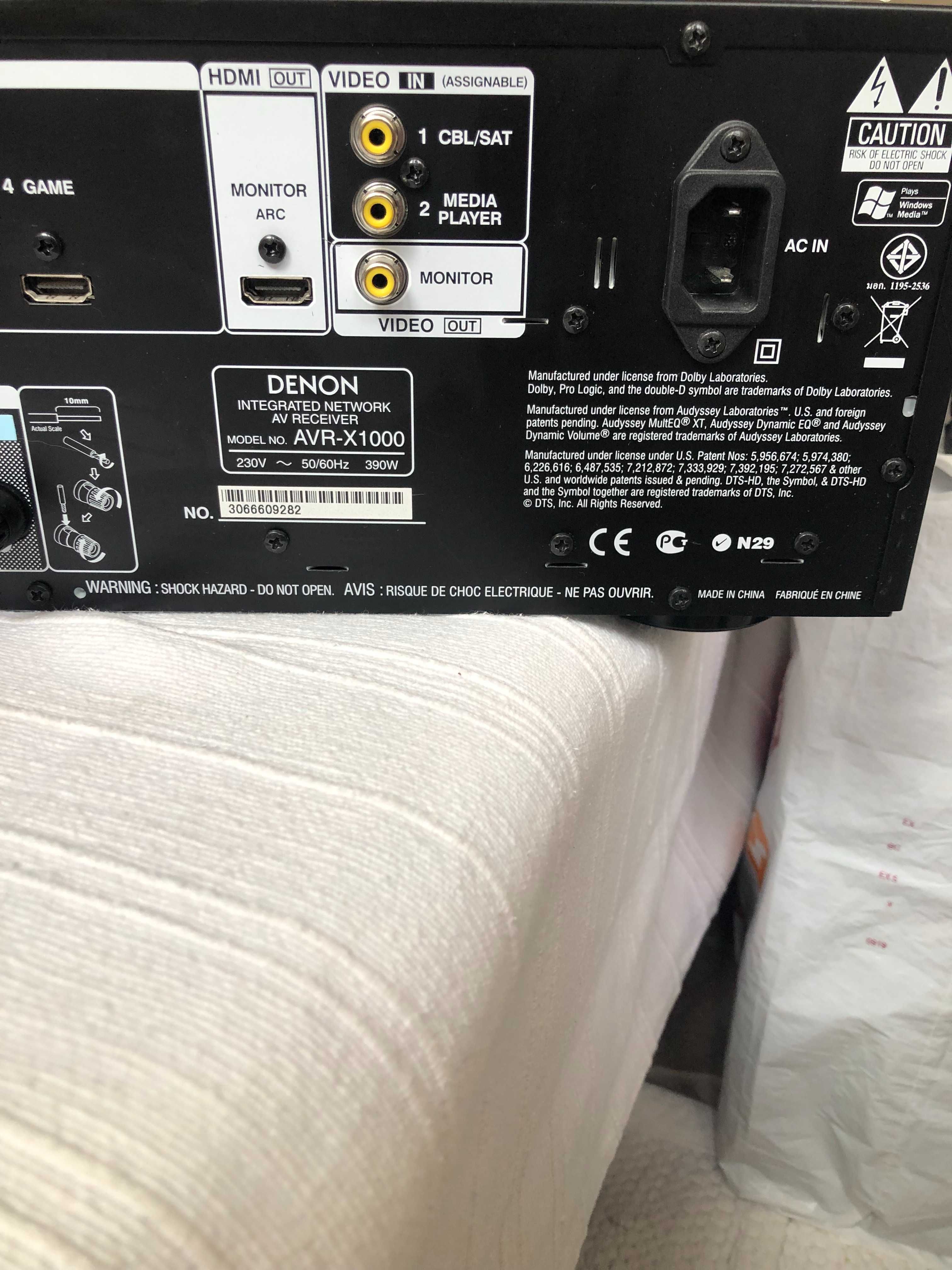 Продавам Denon AVR-X1000