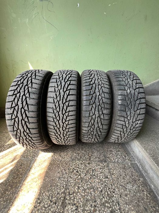 Запазени зимни гуми Nokia WR D4 175/65/14 с железни джанти 4x100 56.1