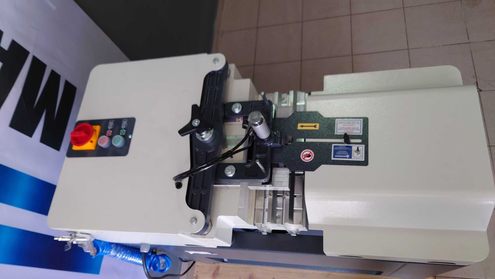 ORCA MM – Masina de debitat baghete automata cu conveior manual