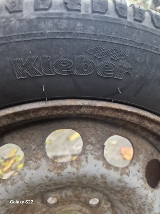 Vand roti cu cauciucuri de iarnă 205/55/16 .