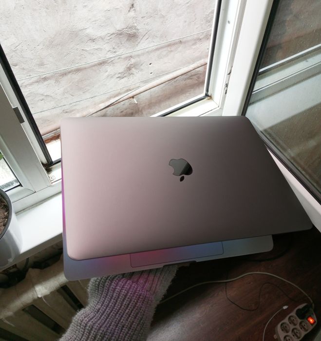 Свой топ MacBook PRO. Состояние отличное топ.