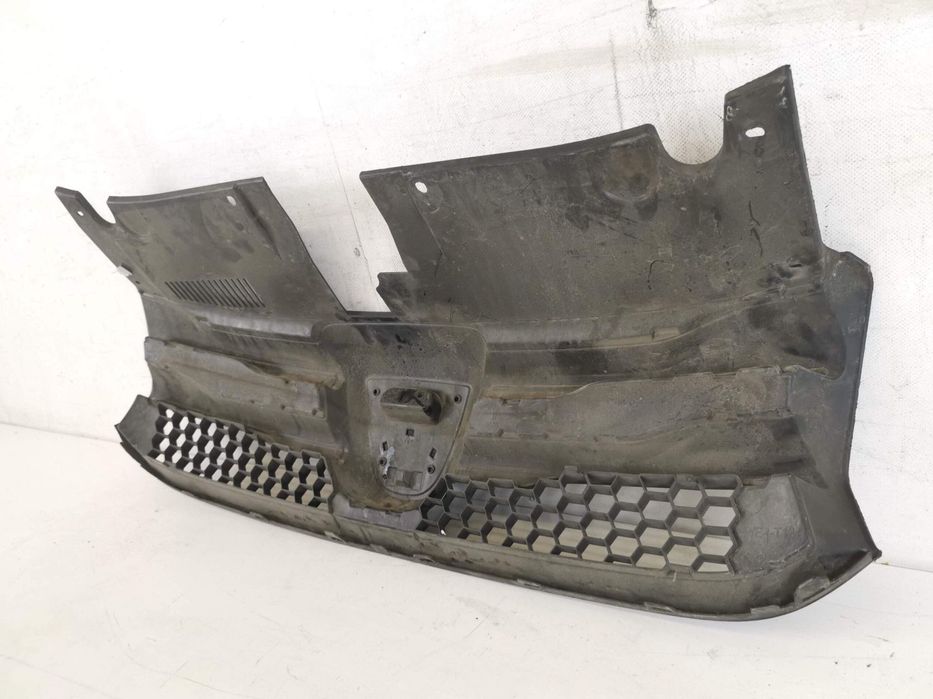 Grila Radiator Dacia  Logan 2 2013 2014 2015 2016 Original In Stare Bu