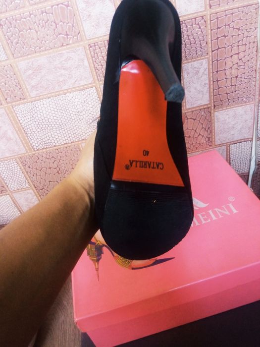 Обувь 39 размера 100.000