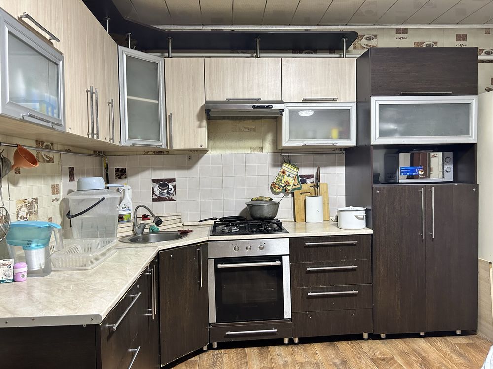 Срочно Продам кухонную гарнитуру