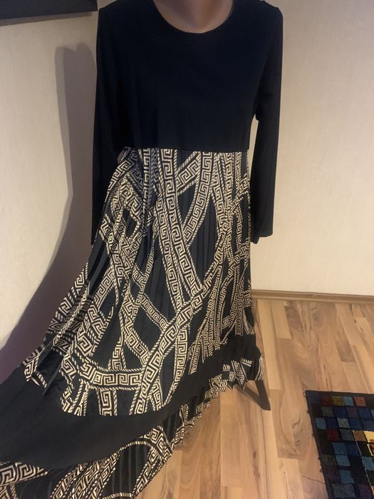 Rochie NOU Marimea M- L din jerse si matase , fusta plisata