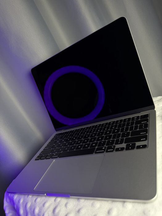 MacBook Air M4 13.6 (16/256Gb)