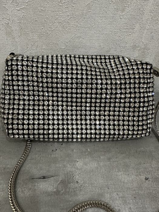 Продам вечернюю сумочку. Покупали в мультибрендовом шоуруме.