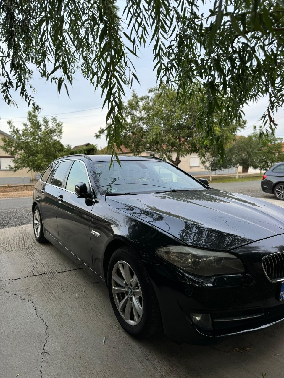 BMW F11  520  2011