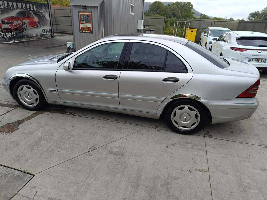 Мерцедес C200 2001г