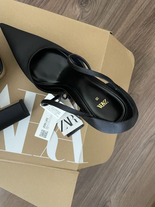 Дамски черни сатенени обувки ZARA висок ток нови с етикет