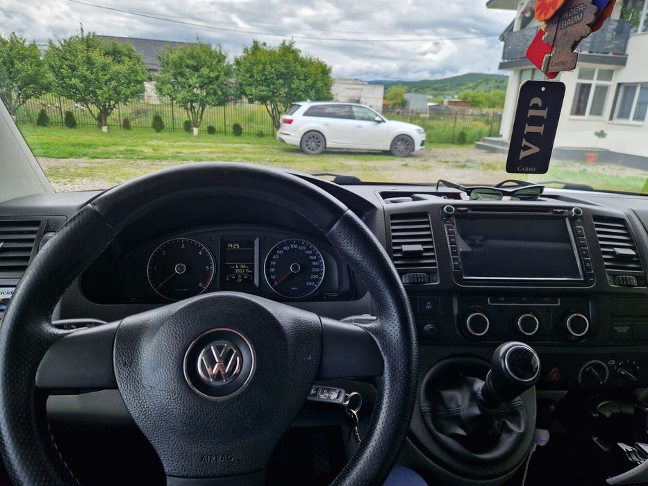 Vând Volkswagen T5