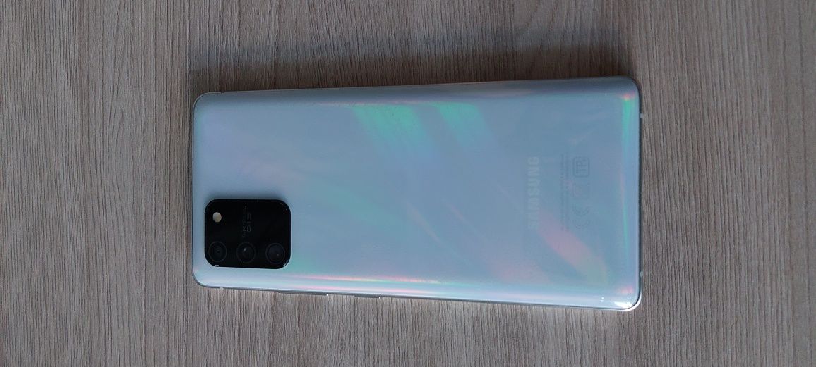 Продам sumsung s10 lite