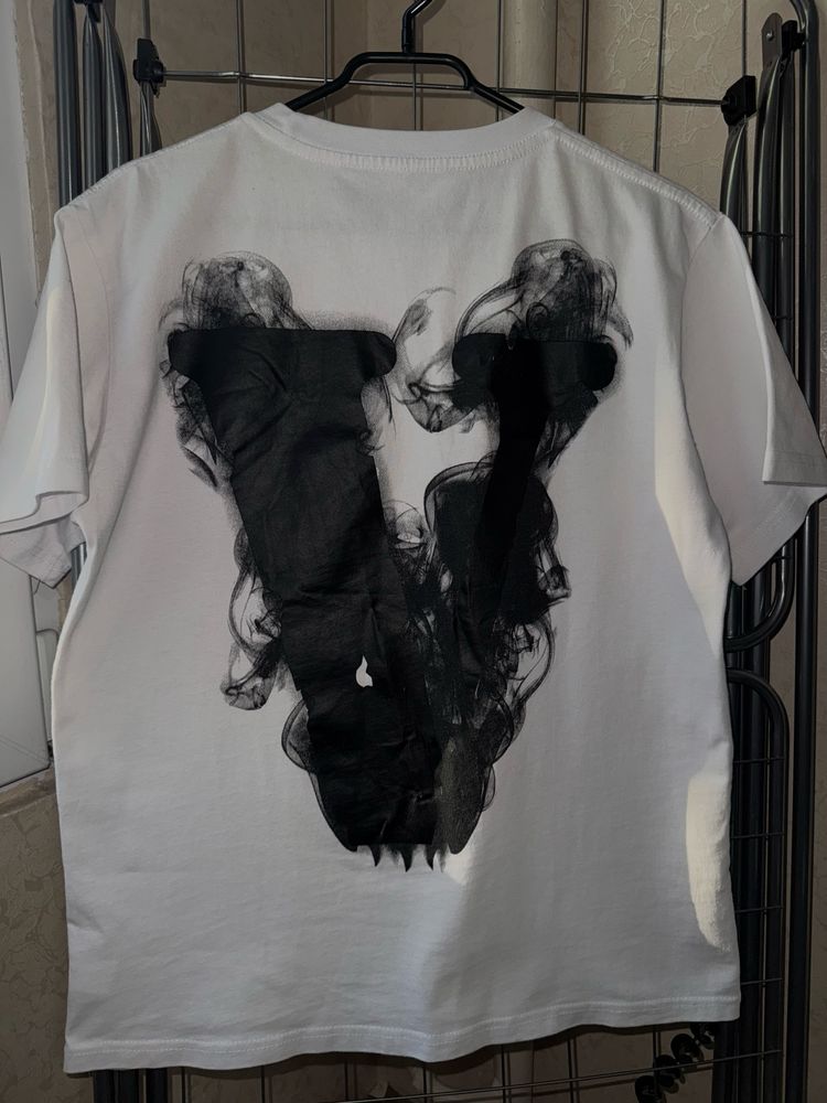 Бяла тениска VLONE
