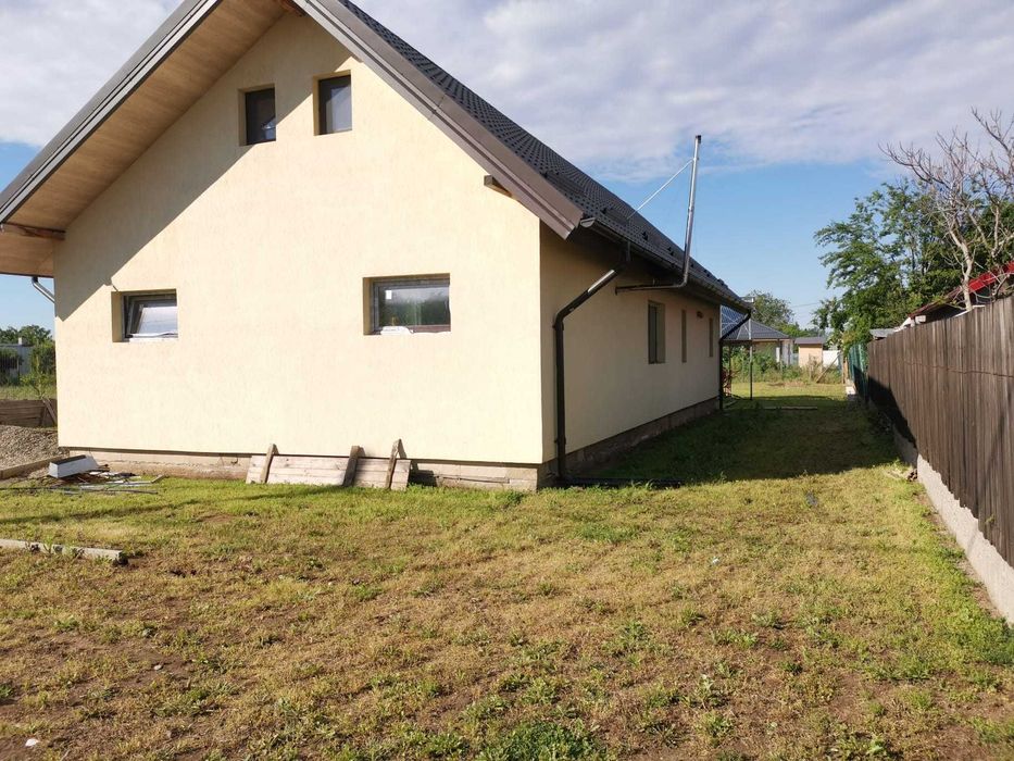 Casă în comuna Petrăchioaia. Merita vizionată! - 100000euro negociabil