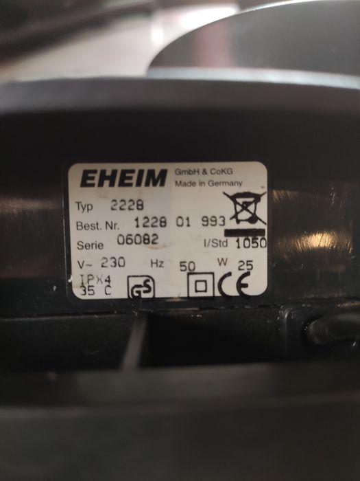 Външен филтър за аквариум.