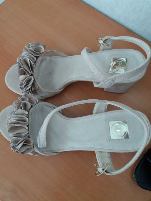 Дамски сандали пудра н. 39