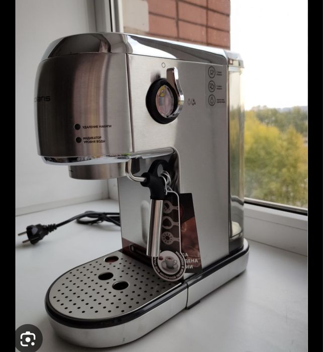 Продам почти новую кофеварку