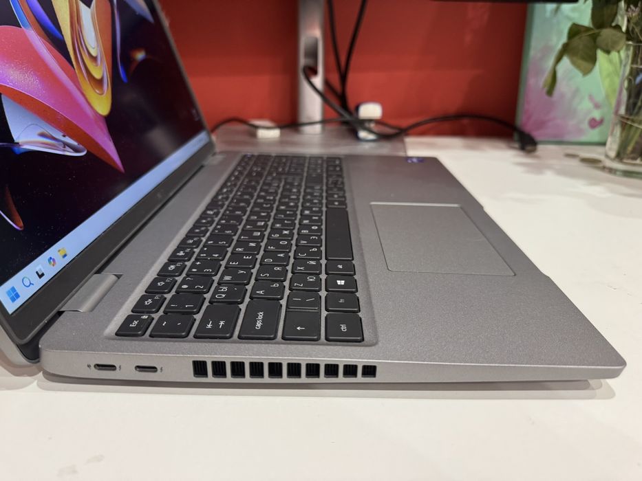 Лаптоп dell latitude 5520 Intel core I5  16 Ram 512 SSD