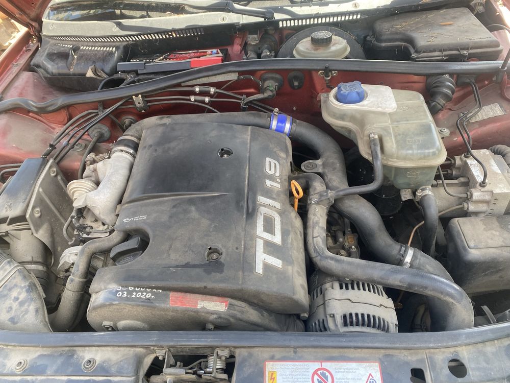 На части Audi A4