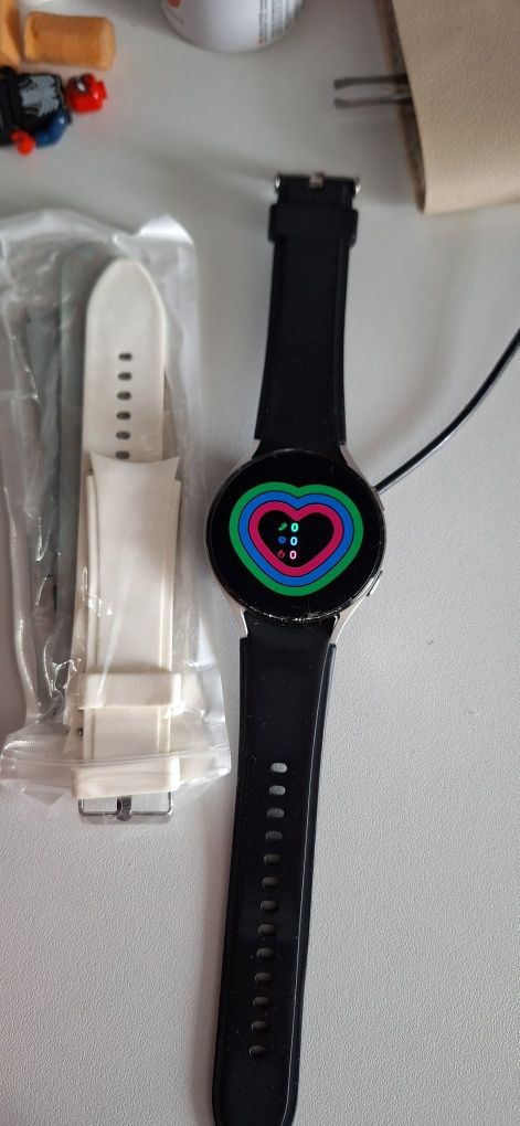 Продам часы Samsung watch 4